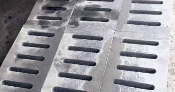 百色 芝麻灰石材沟盖板