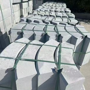 百色 芝麻灰弧形路沿石