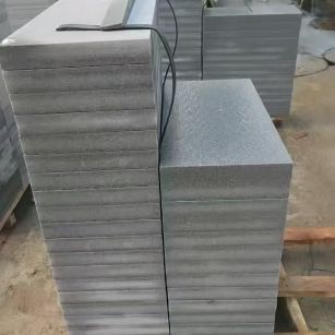 百色 芝麻灰火烧面300*600*50地铺石材