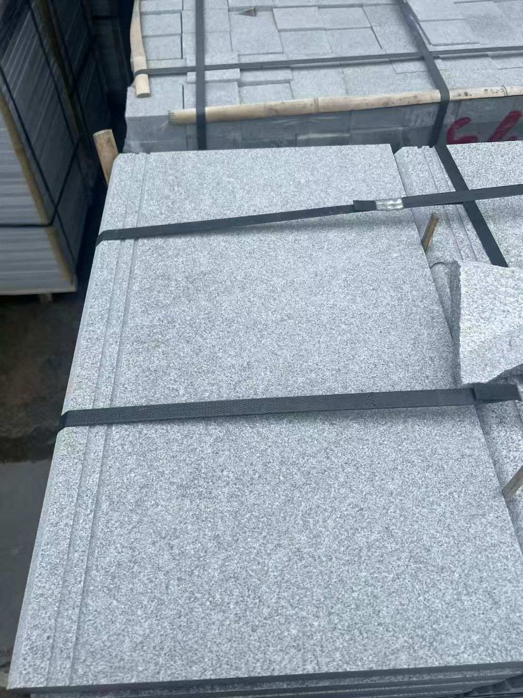 百色 芝麻灰火烧面拉槽台阶