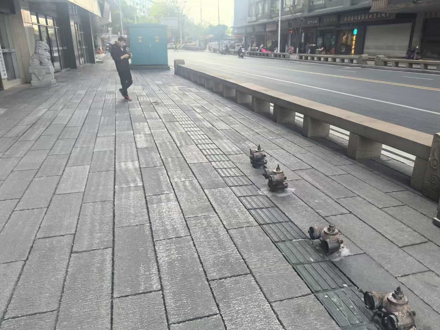 百色仿古石铺装效果