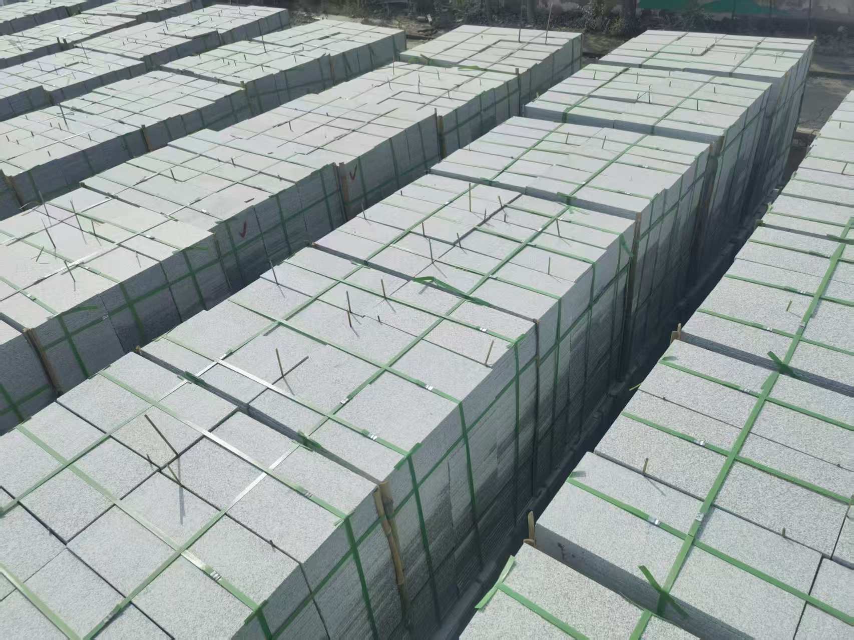 百色 芝麻白1.8公分火烧300*600地铺，清仓大甩卖