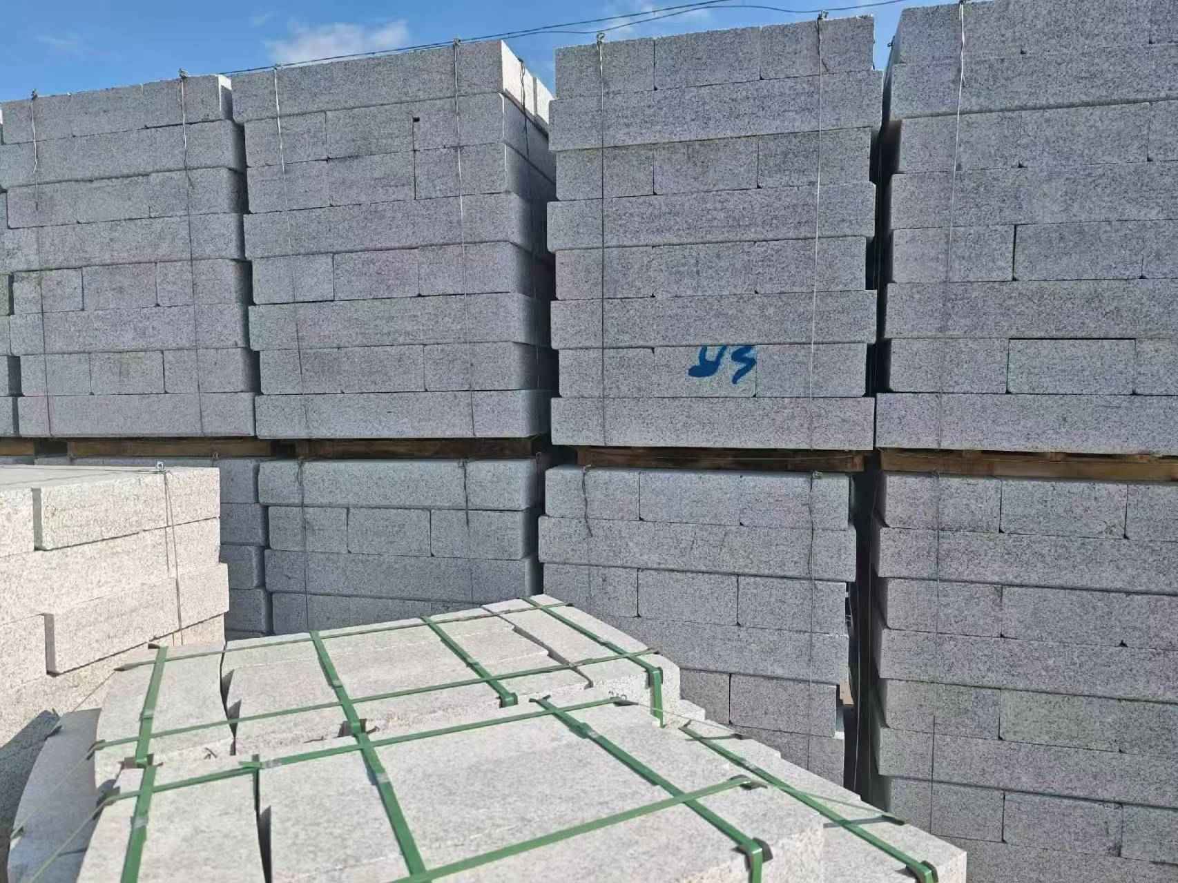 百色 路沿石，路侧石-尺寸标准、颜色均匀