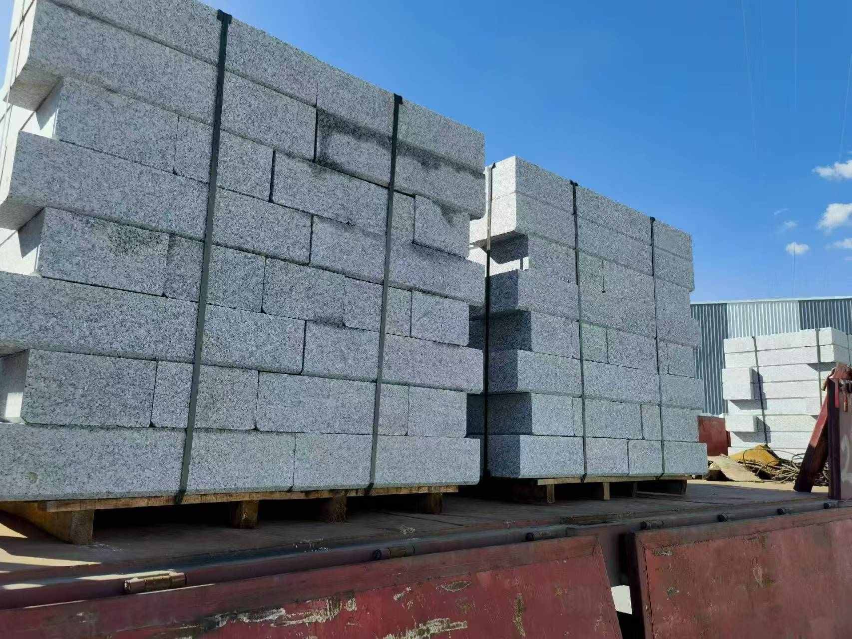 百色 路沿石装车出货