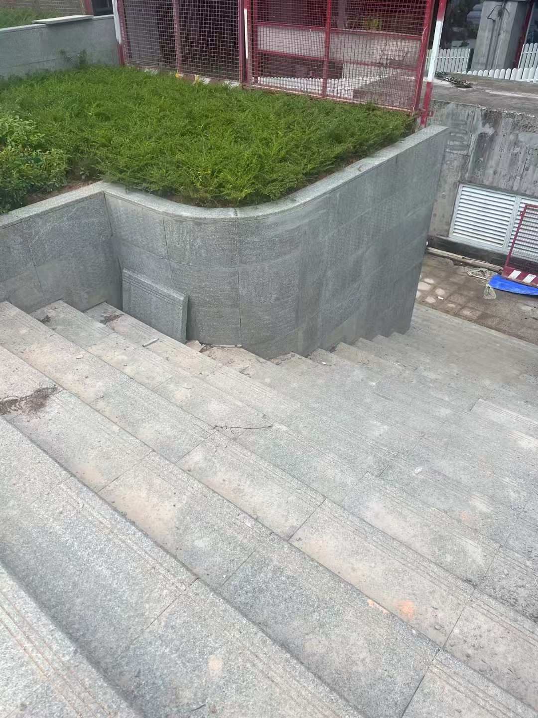 百色 芝麻黑火烧面铺装案例