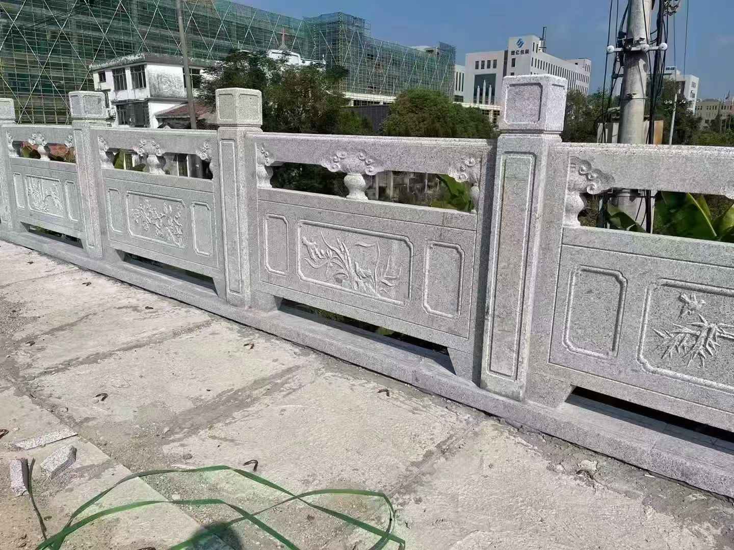 百色 芝麻白栏杆