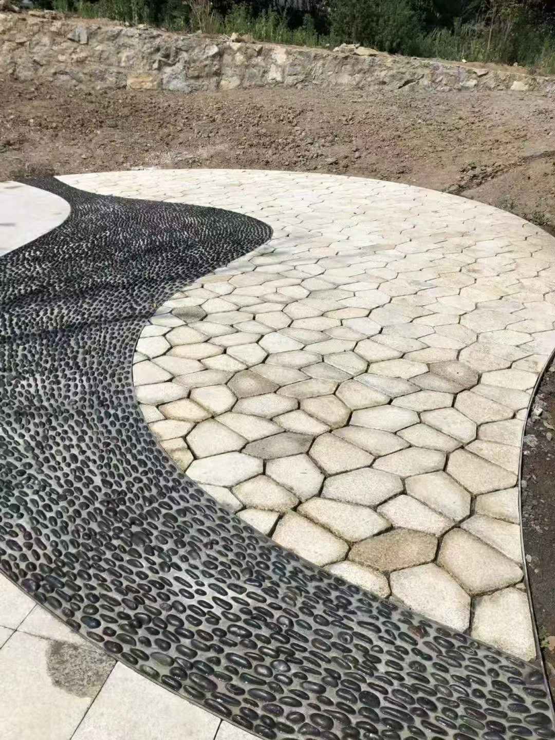 百色 黄金麻冰裂缝室外铺装效果完美展示