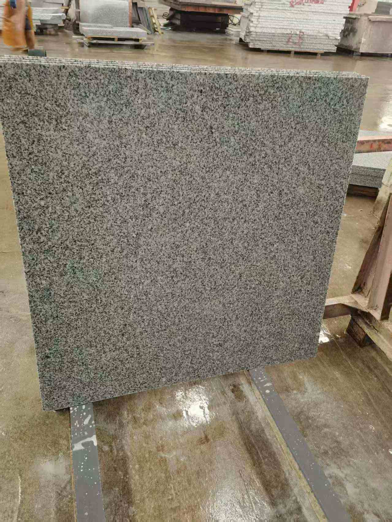 百色 芝麻白光面900*900，高地铁标准